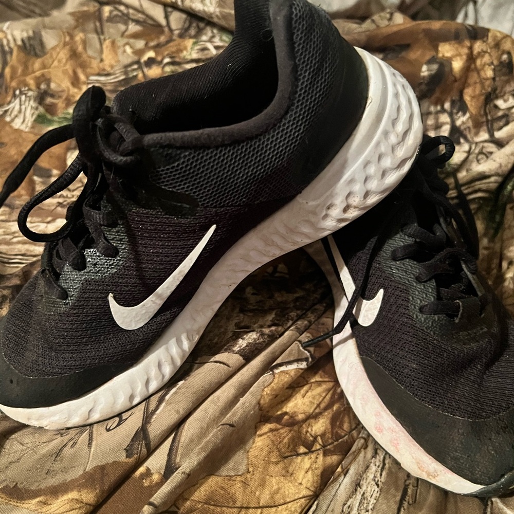 Nike Black and White Running Shoes